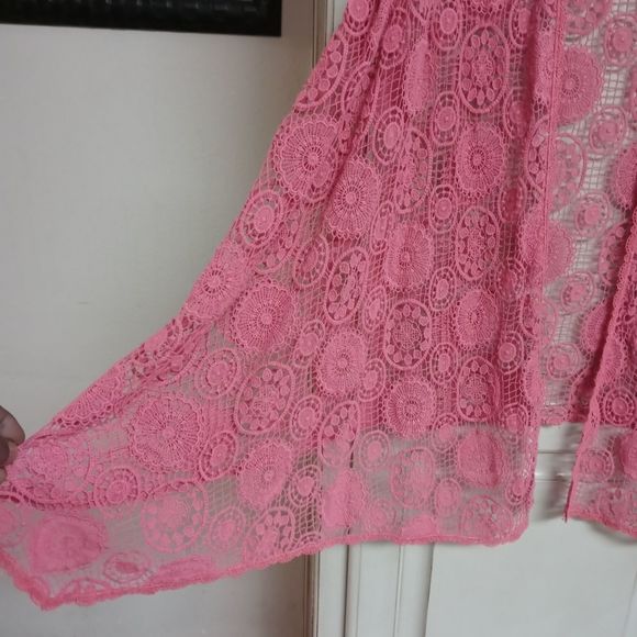 4 Love & Liberty Augusta Crochet Vest in Primrose - Picture 5 of 8